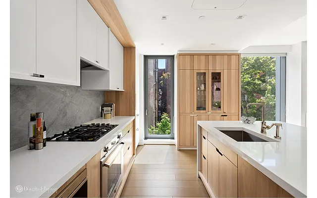 Rented by Douglas Elliman | media 19