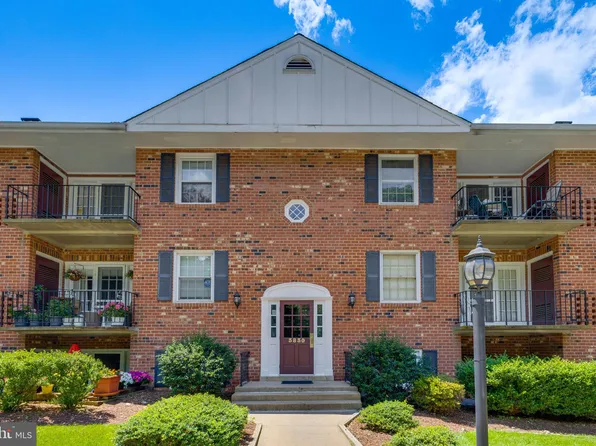3830 Lyndhurst Dr APT 203, Fairfax, VA 22031