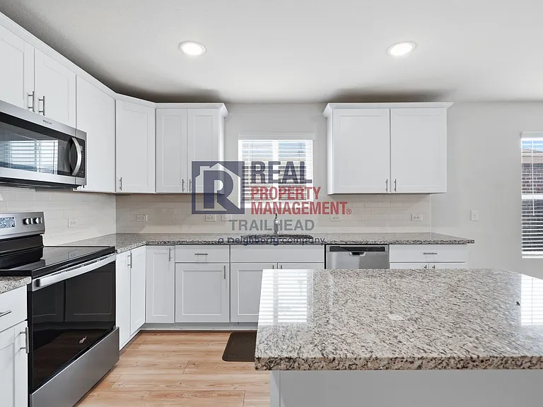 4501 Greenham Ln — Photo 7