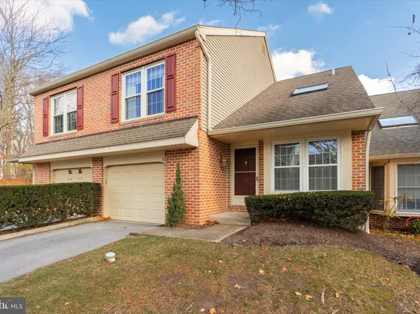 3 Oak Leaf Ln, Downingtown, PA 19335