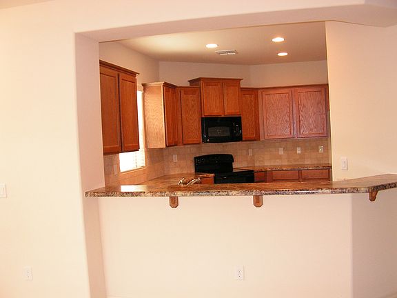 5th image of 127 E Carob Dr