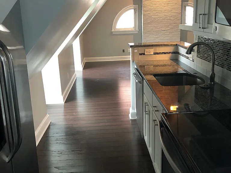 115 S Lake Ave #5 — Photo 3