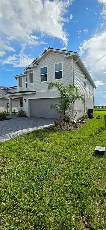 5 bed, 2.5 bath, 2092 sqft, $2,850 — Photo 1