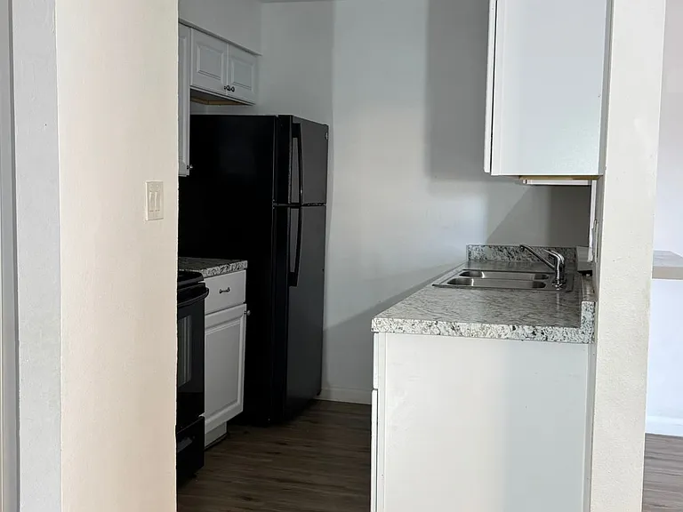 Fortune Square Apartments — Photo 7
