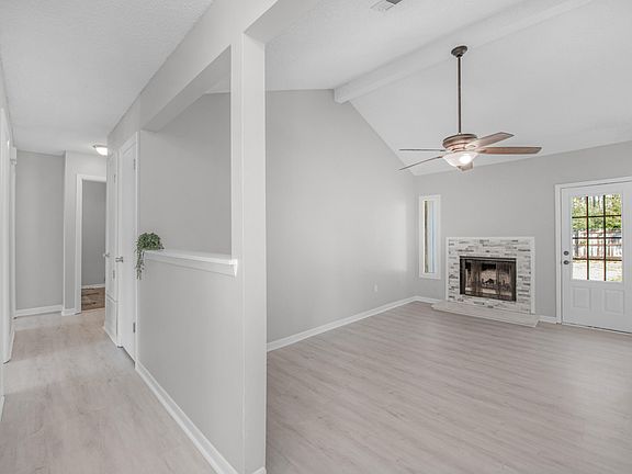 4th image of 146 Deville Dr
