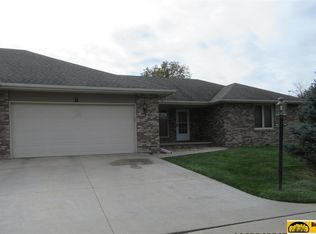 8 The Pnes, Beatrice, NE 68310
