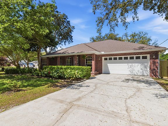 2nd image of 2775 Riverside Landing Dr