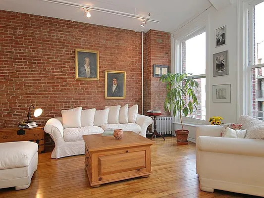 Sold by Sotheby's International Realty | media 16