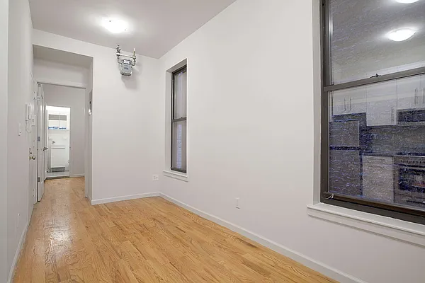 Rented by Avenues Real Estate | media 12