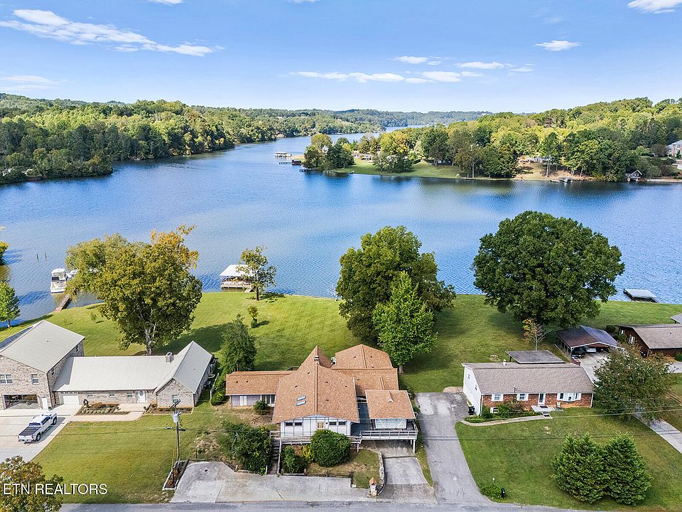 1st image of 4827 Riversedge Rd