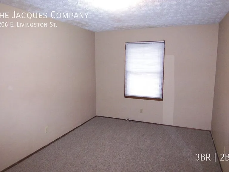 2206 E Livingston St — Photo 4