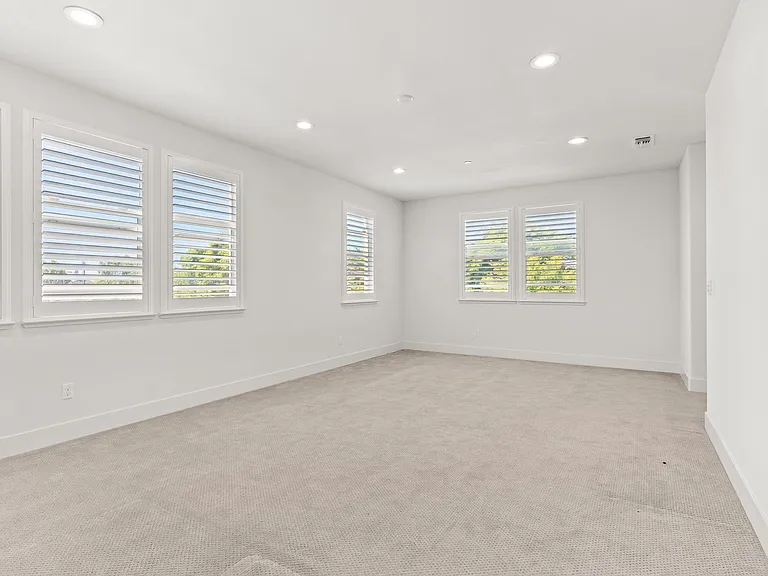 2730 Bette St — Photo 43