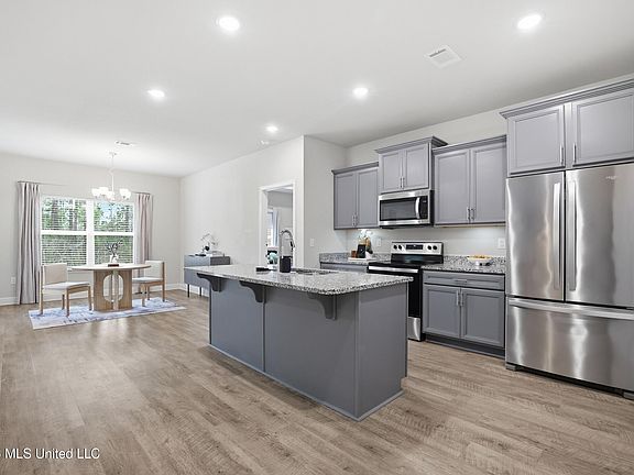 5th image of 5495 Overland Dr