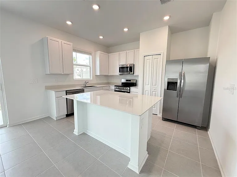 2747 Skyline Loop — Photo 2