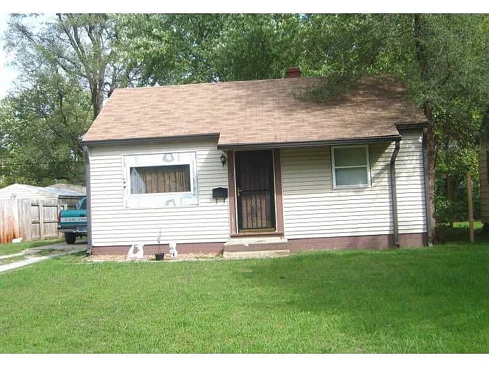 2031 Winfield Ave photo 1