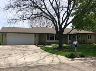 820 Columbia Dr, Janesville, WI 53546