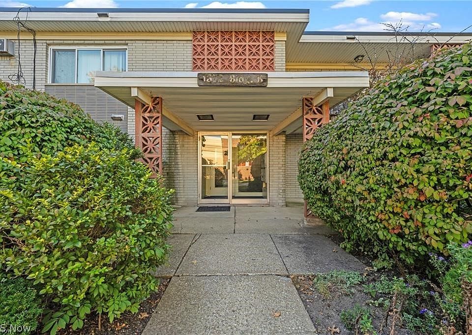 1st image of 1372 Golden Gate Blvd APT B201
