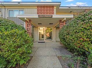 1372 Golden Gate Blvd APT B201, Mayfield Heights, OH