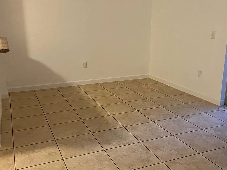 230 SE 29th Ave #10 — Photo 11