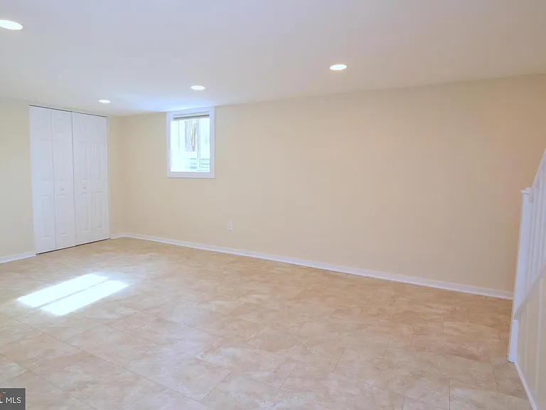 2441 N McKinley St — Photo 17