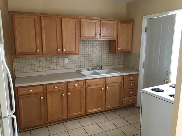 1233 W Mullan Ave, Waterloo, IA