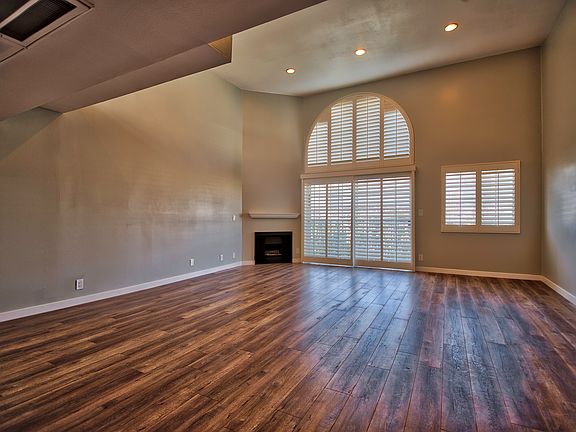 3rd image of 12130 Ohio Ave APT 304