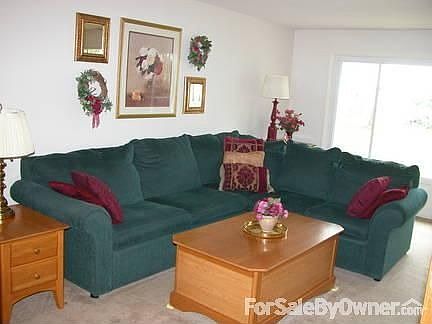 Living Room with Room to Live
						:
						Light and bright, this room greets visitors to your home, just off the foyer.
