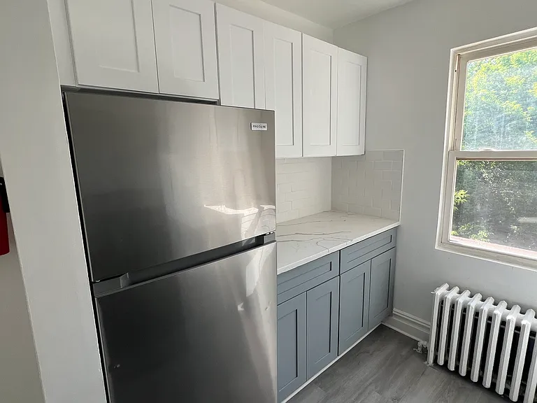 130 Park Ave — Photo 3