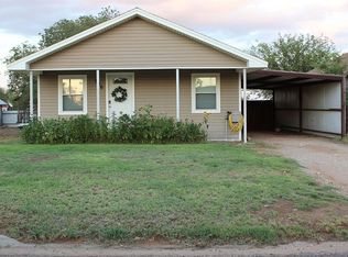 206 NW 3rd St, Seminole, TX 79360