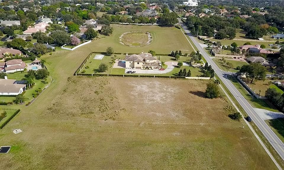 2nd image of 9621 Windy Ridge Rd