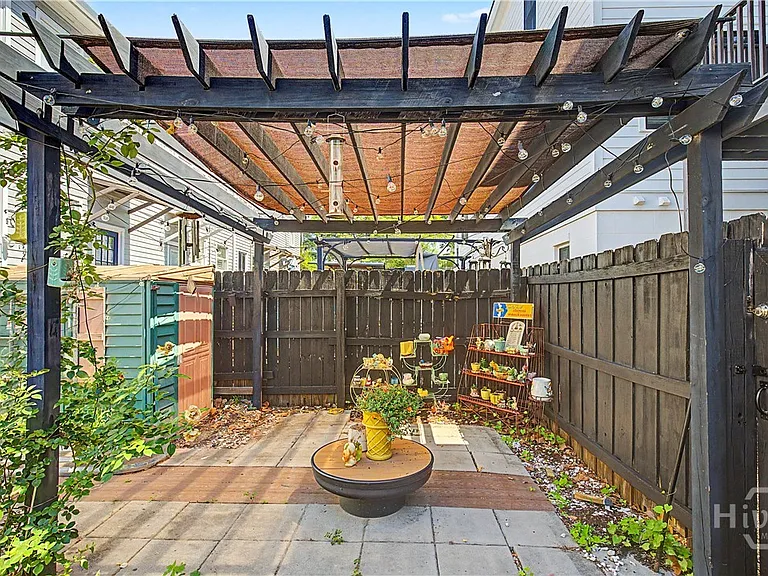 1410 Jefferson St — Photo 42