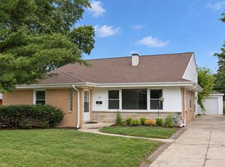 107 N Pierce Ave, Wheaton, IL 60187