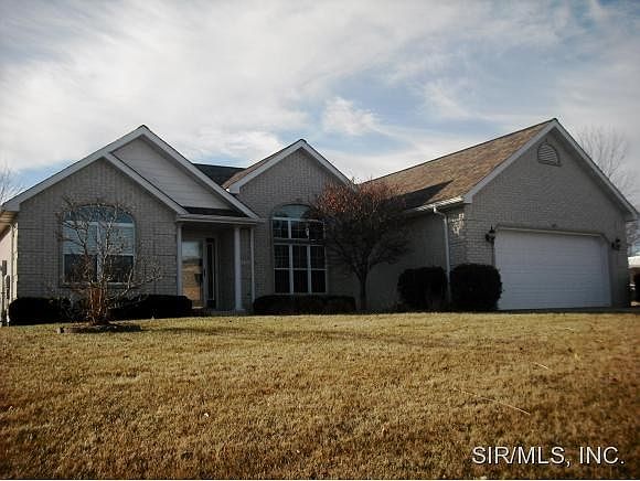 ATTRACTIVE FRONT VIEW