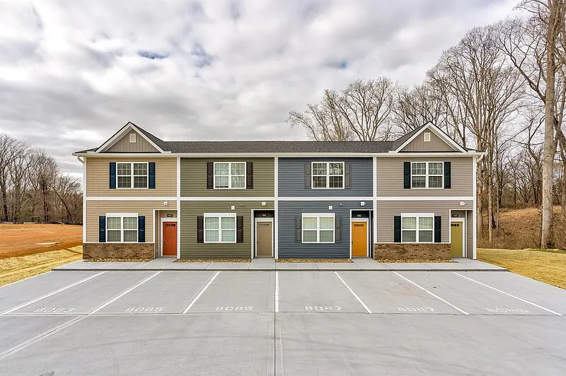 2807 Cruze Dr