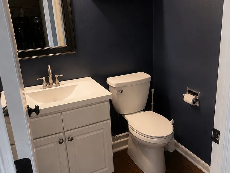 705 Pinehurst Ln — Photo 3