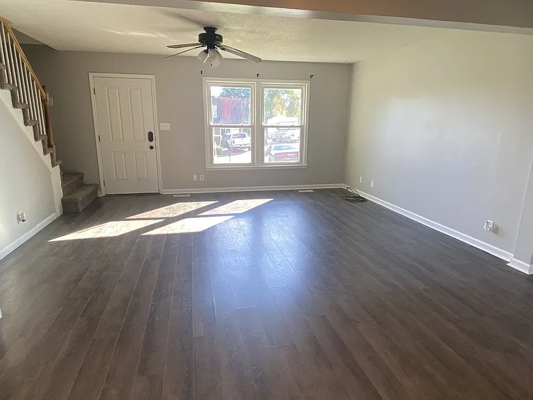 2301 Sherwood Hills Ct — Photo 8