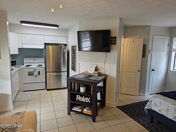 2nd image of 4114 Holiday Dr APT 17