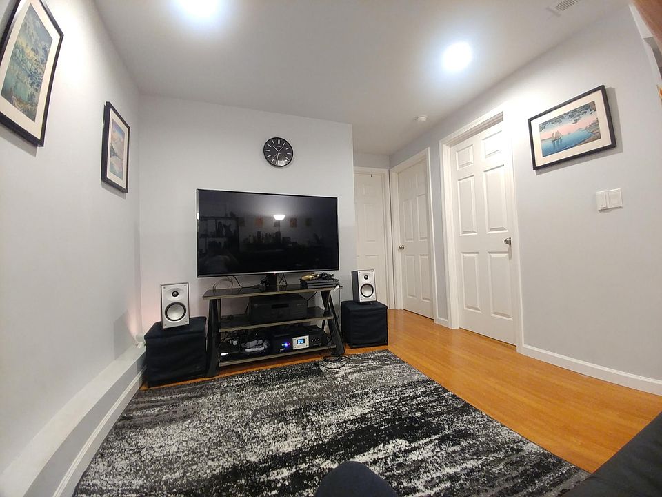 1st image of 34 Avenue