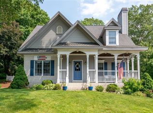 94 Roosevelt Rd, Cumberland, RI 02864