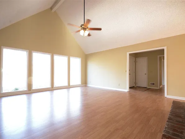 407 S Royal Tower Dr, Irmo, SC 29063