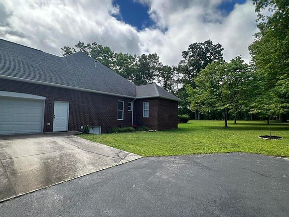 4th image of 309 Deer Creek Dr