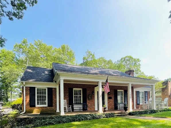 1410 Henri St, Mount Airy, NC 27030