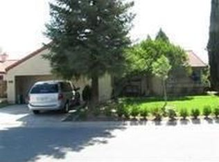 850 Lone Oak Dr, Porterville, CA 93257