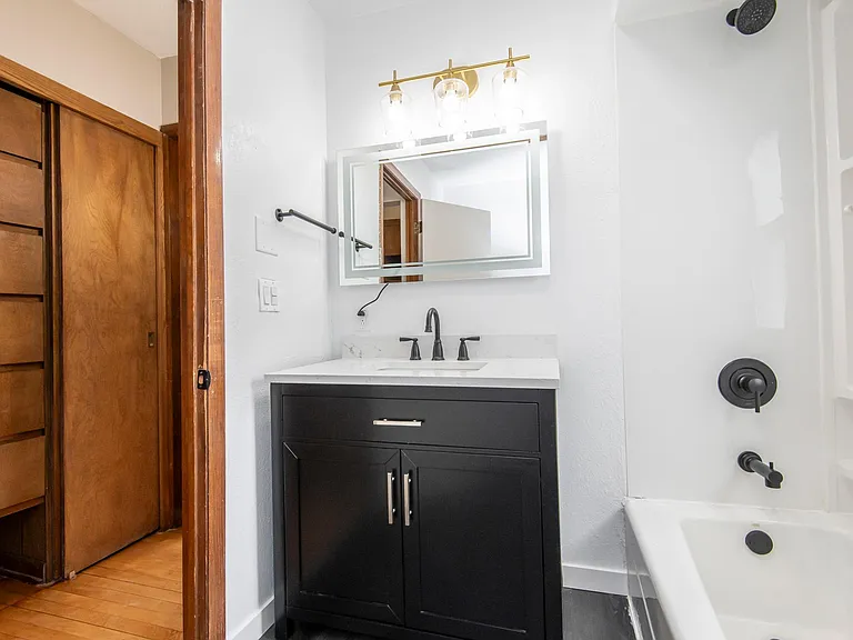 3500 S Clement Ave — Photo 23