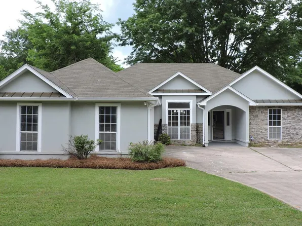 1632 Eastern Valley Rd, Bessemer, AL 35022