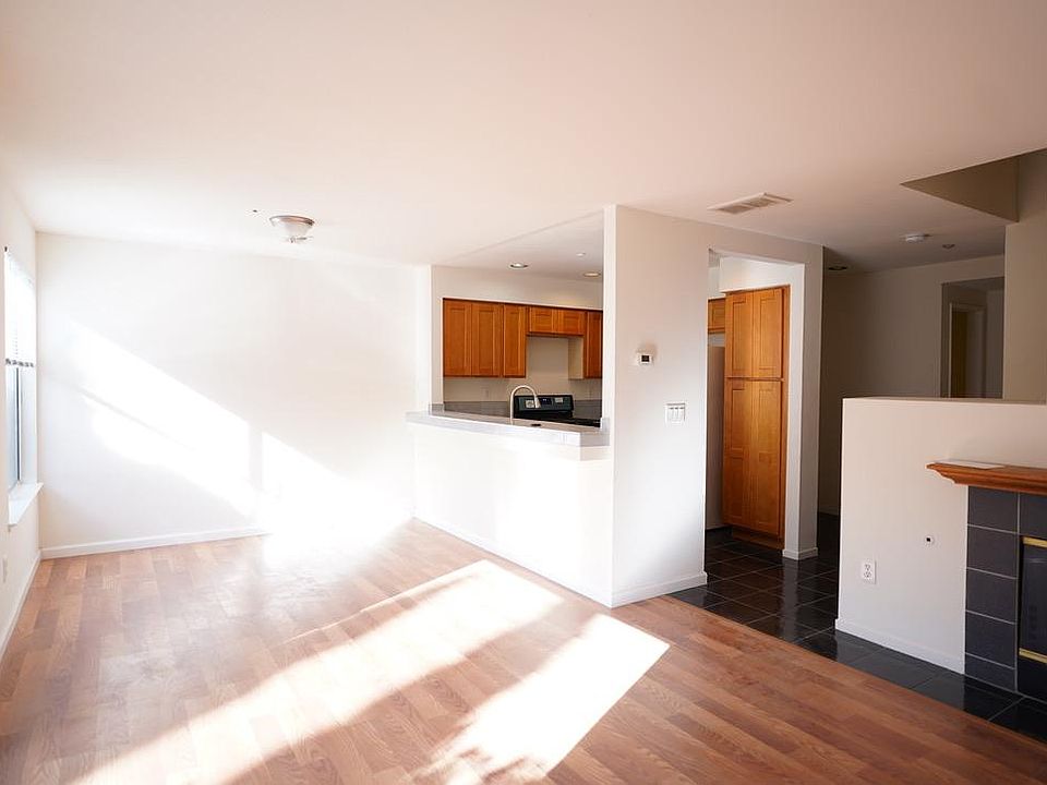 1st image of 75 Mirabelli Cir #75
