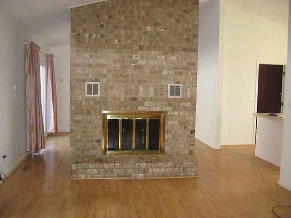 Great Rm w/Fireplace