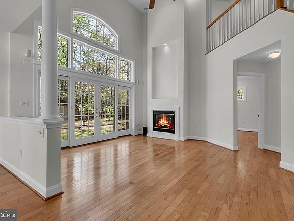 3rd image of 108 Clairedge Ct