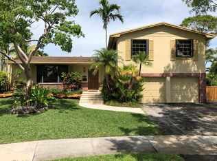 10450 SW 96th Ter, Miami, FL 33176