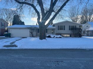310 Bellewood Dr, Flushing, MI